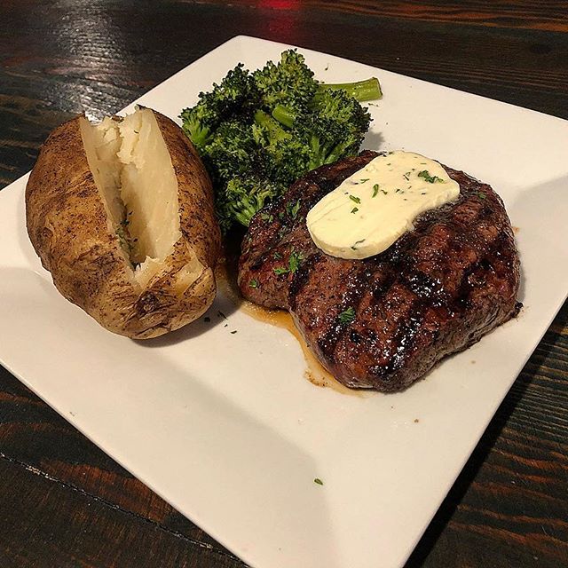 10oz Sirloin with a Baked Potato & Asparagus